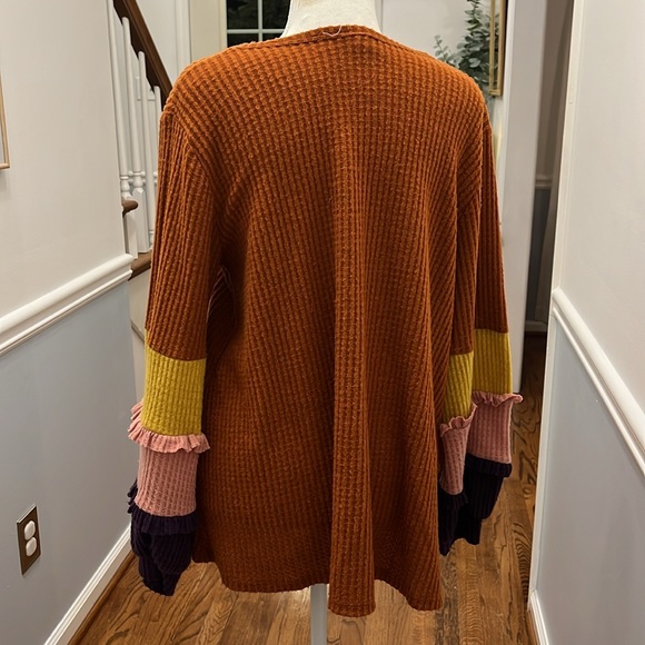 COZY RUFFLE SLEEVE FREE PEOPLE INSPIRED SWEATER - SIZE SMALL - Picture 6 of 6